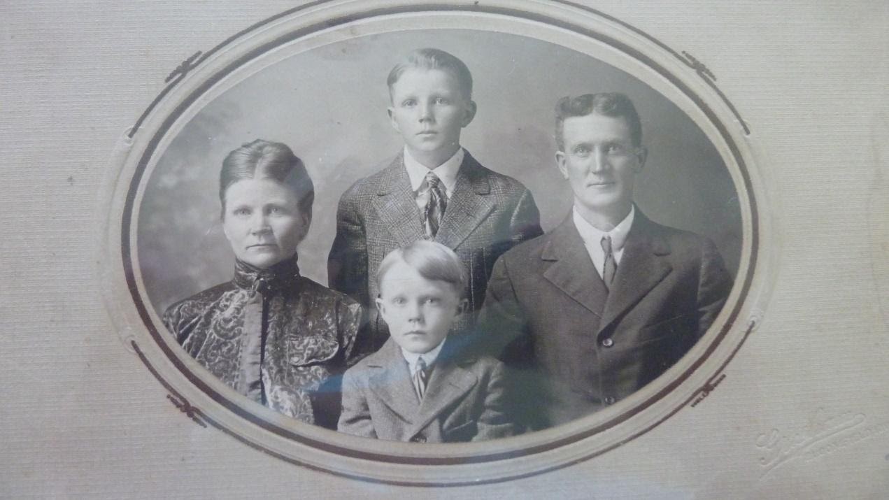 christy_fam_1913